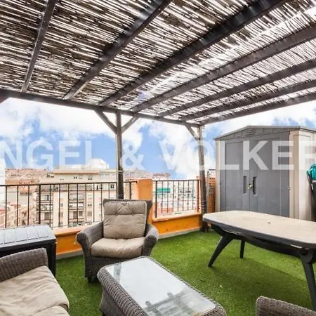 Atico Muy Luminosa Con Bano Y Terraza *